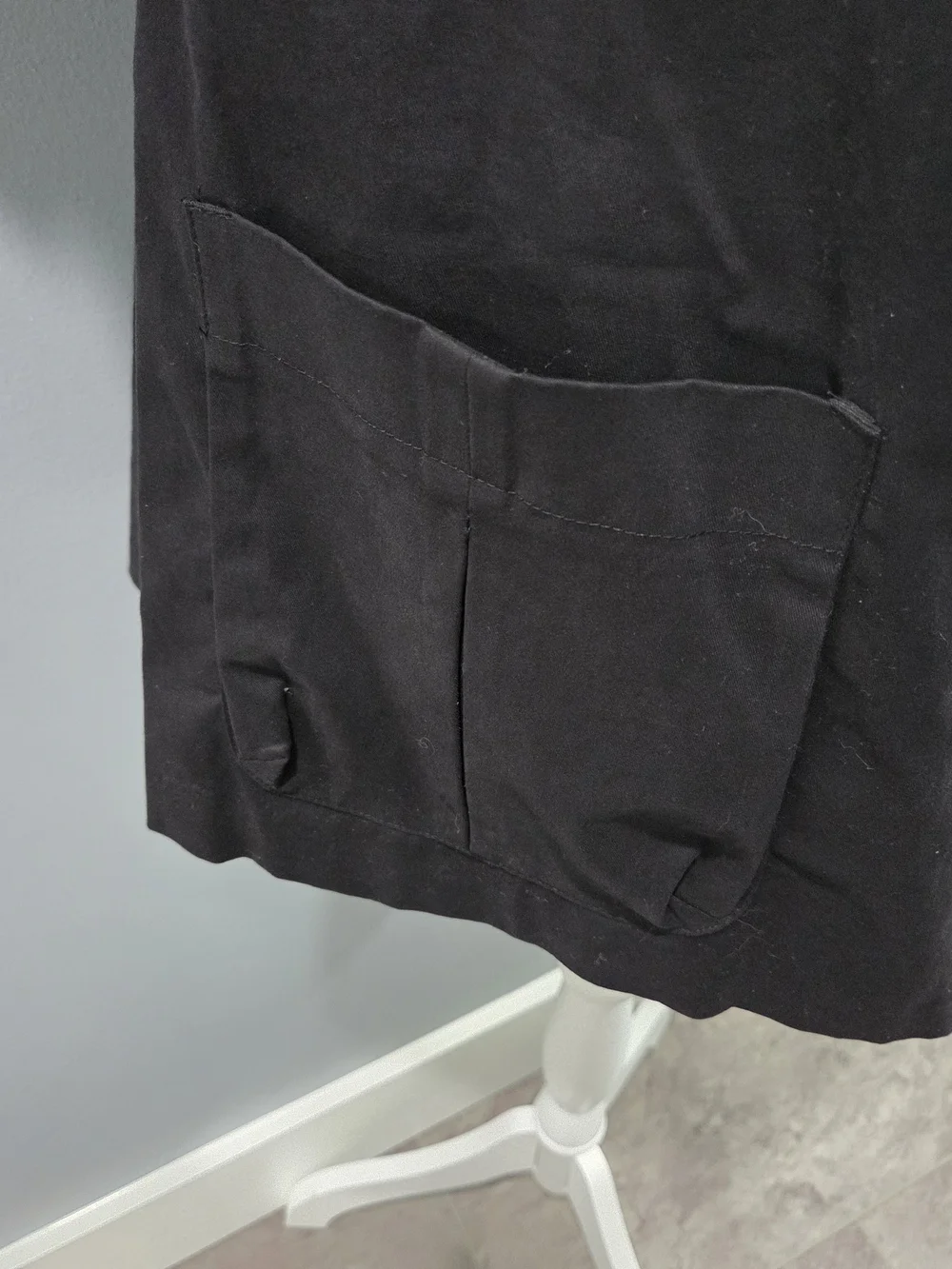 Simply Vera By Vera Wang Black Top with Pockets